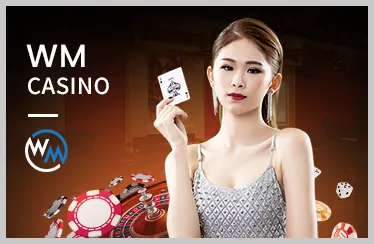 Bàn Blackjack với các lá bài và chip cược tại 99vin